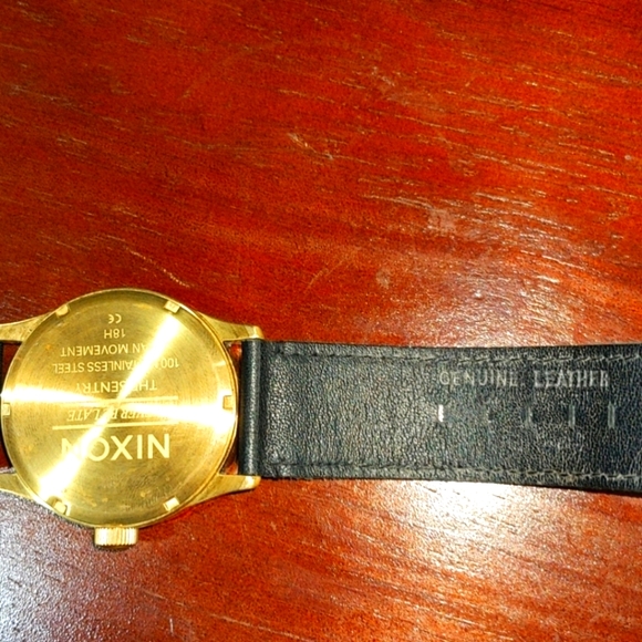 Nixon "Never Be Late" Sentry Wristwatch - Picture 2 of 4